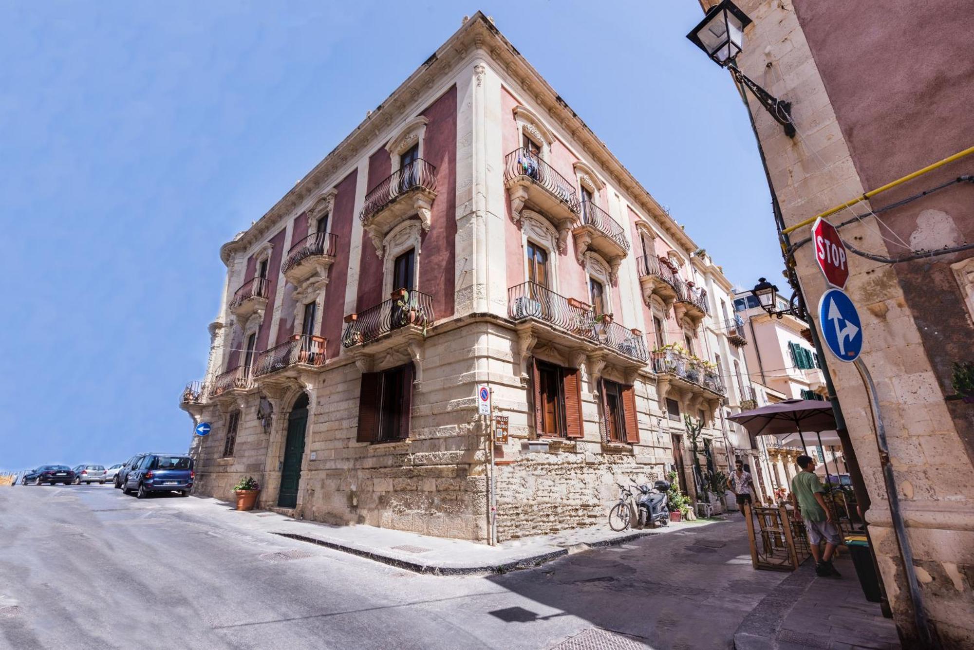 Palazzo Bozzanca Apartments By Wonderful Italy Syracuse Eksteriør bilde